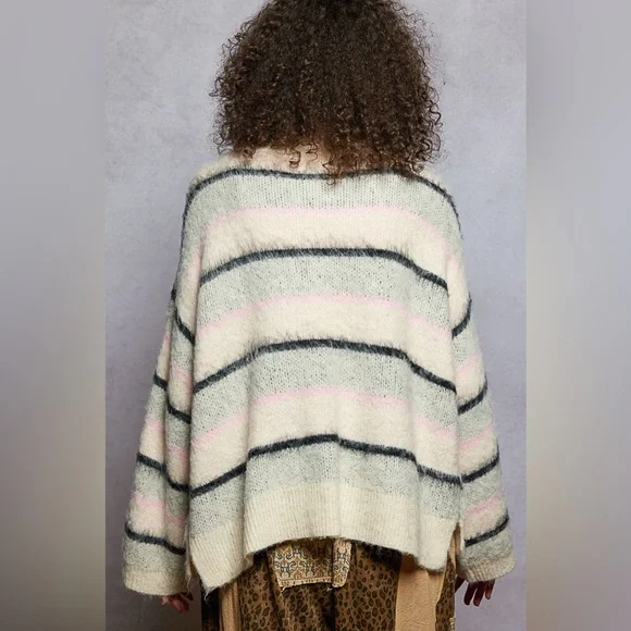 ❄️ POL “ Malibu Stripes “ Cozy V Neck Sweater | Neutral Stripes - Picture 5 of 6